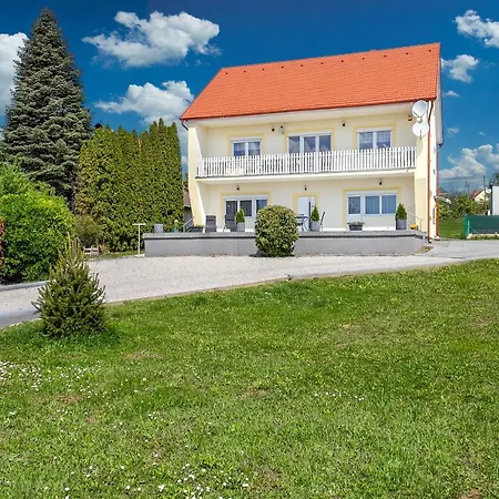 ági Apartamento Cserszegtomaj