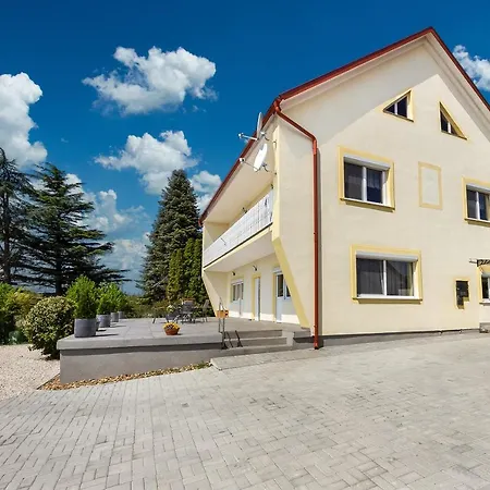 Agi Cserszegtomaj